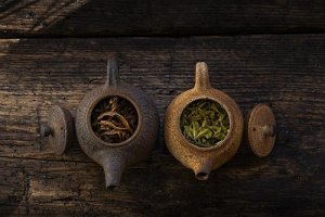 Co je to čínský čaj? Průvodce druhy a historií čínského čaje